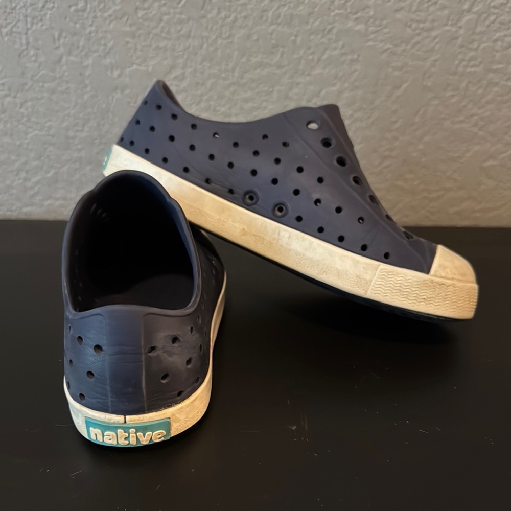 Native Kids Sneakers in Navy and Cream
